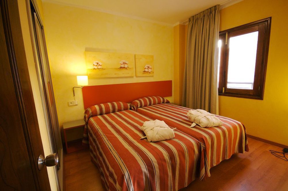 Apartamentos Parot Quality Santa Eularia des Riu Exterior foto