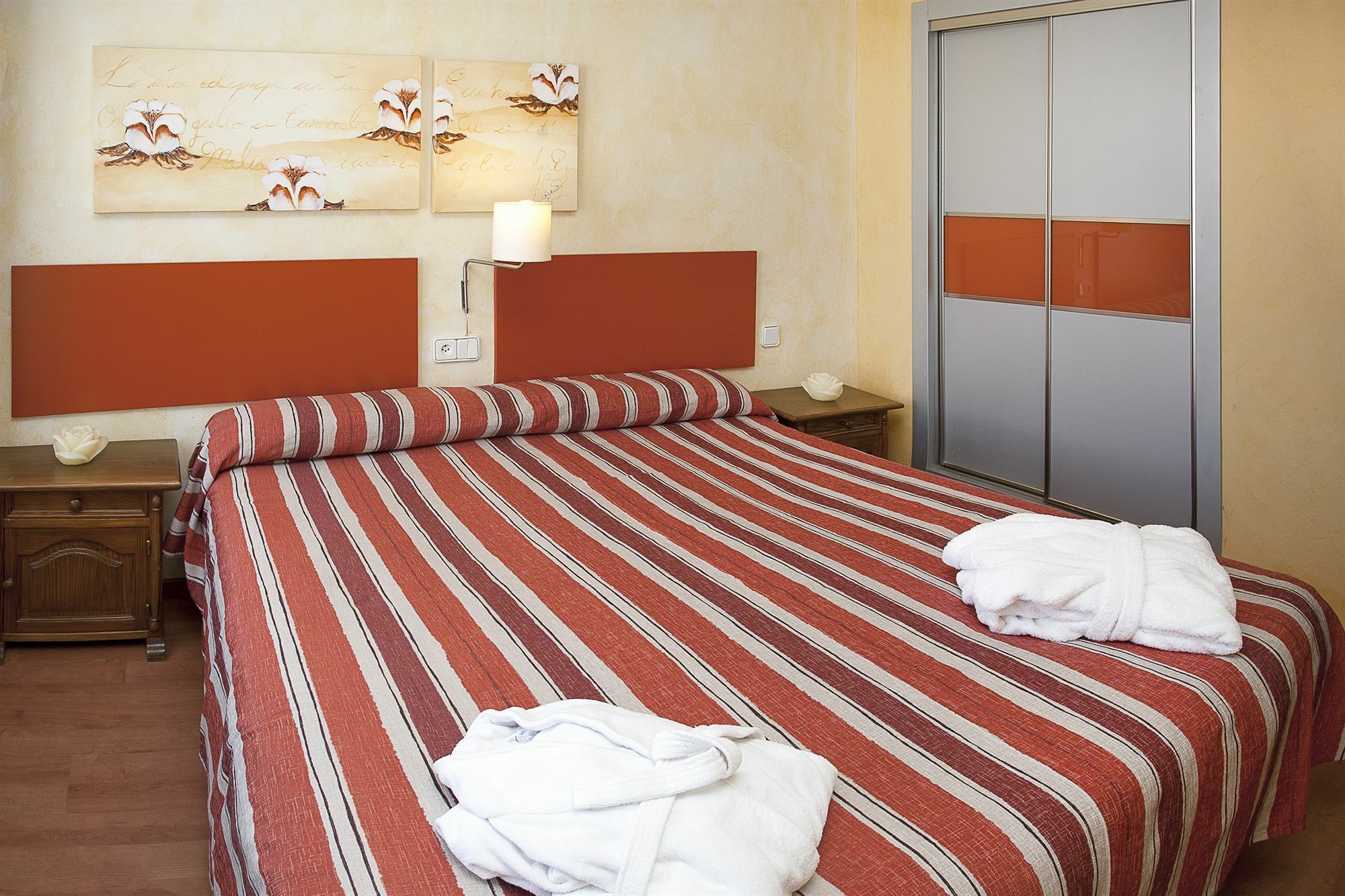 Apartamentos Parot Quality Santa Eularia des Riu Exterior foto